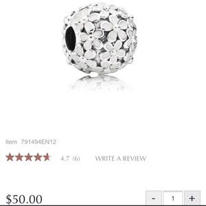 ◽️Pandora Daisy Charm◽️